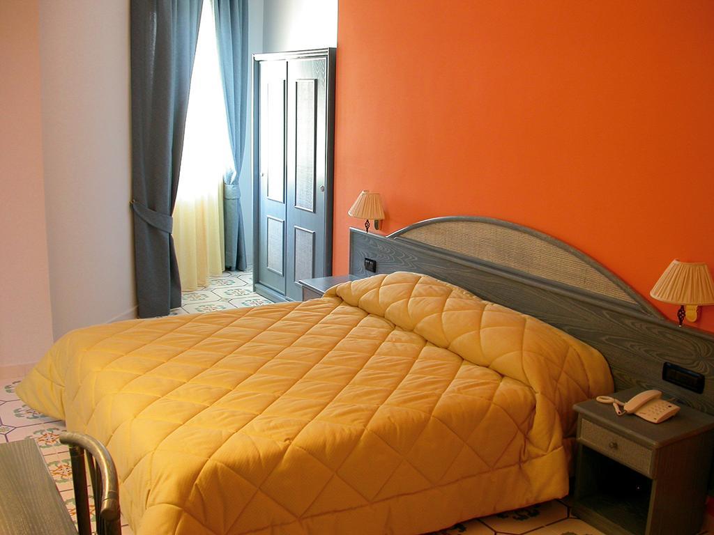 Hotel L' Anicre Варкатуро Экстерьер фото