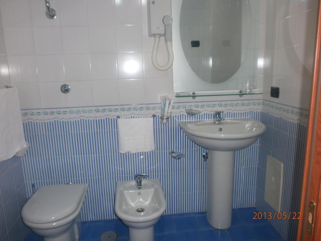Hotel L' Anicre Варкатуро Номер фото